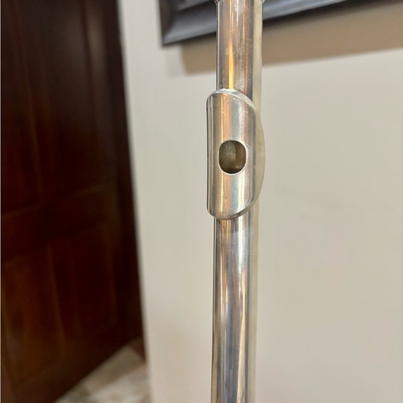 Armstrong Silver Flute with Black Case - Picture 3 of 12